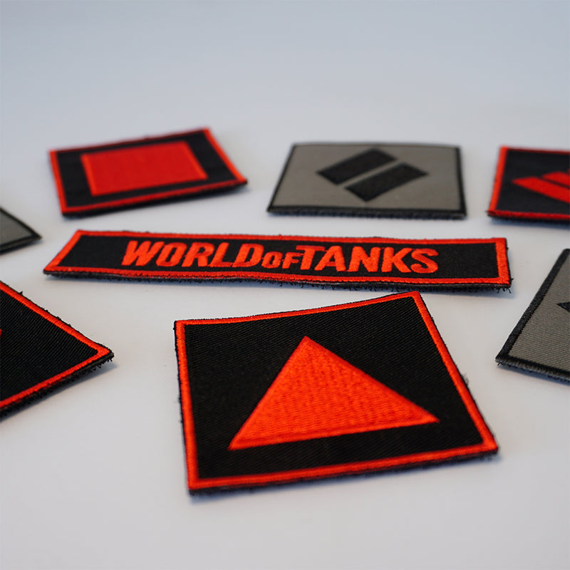 World of Tanks hættetrøje med lynlås og mærker grøn