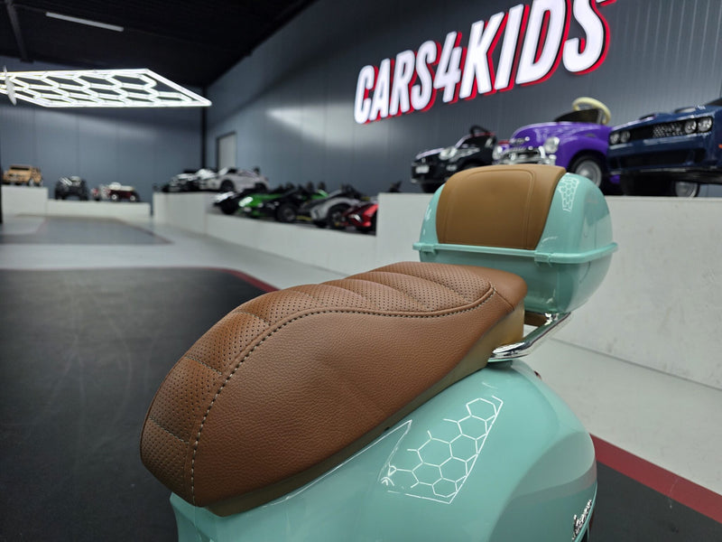 Vespa GTS 12V børnescooter med vindskærm