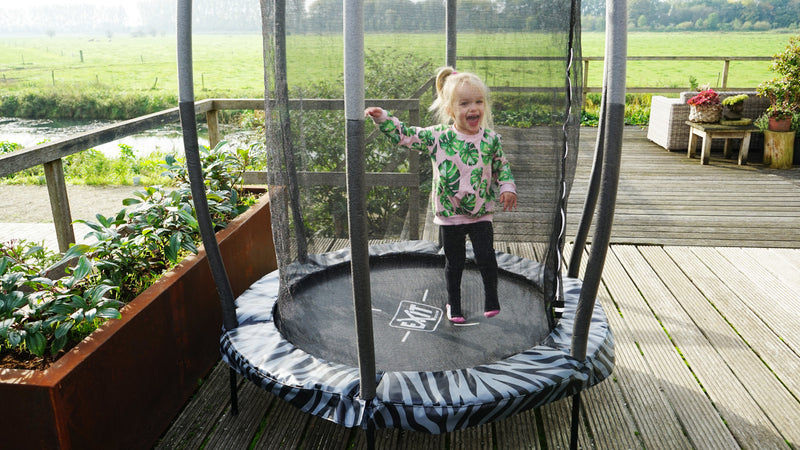 EXIT Tiggy Junior trampolin ø 140 cm (sort/grå)