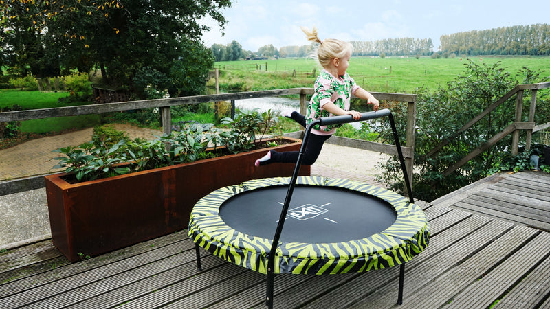 EXIT Tiggy Junior trampolin med barre ø 140 cm (sort/grøn)