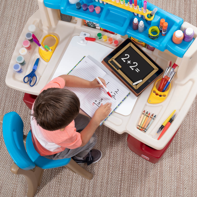 Step2 Deluxe Art Master Desk