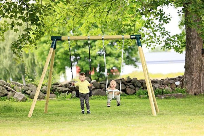 Gyngestativ Basic i træ (Hörby Bruk) - 2 gynger
