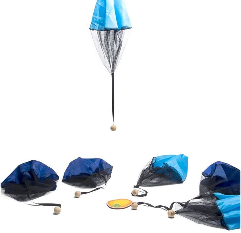 Flyvende boule med faldskærme