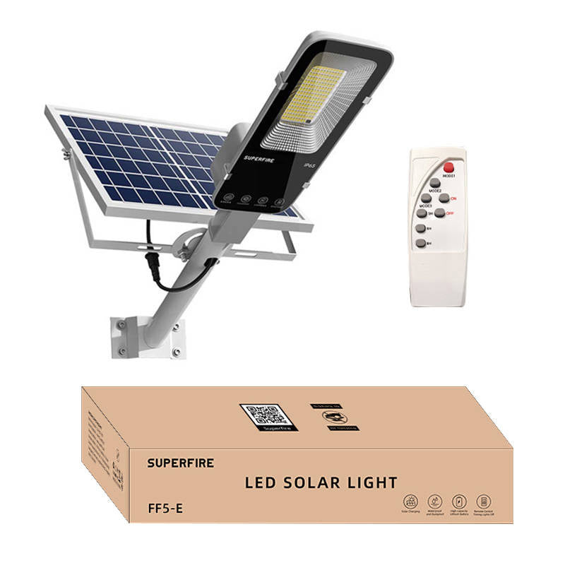 Superfire FF5-E solcellelampe, 897W, 2000lm, 20000mAh
