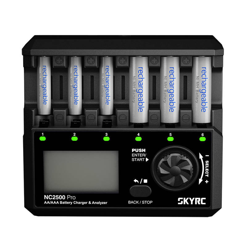 SkyRC NC2500 Pro lader AA/AAA