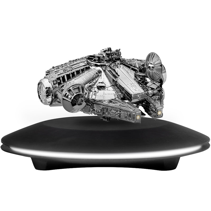 STAR WARS Millennium Falcon Egg Attack Floating figur - Limited Edition