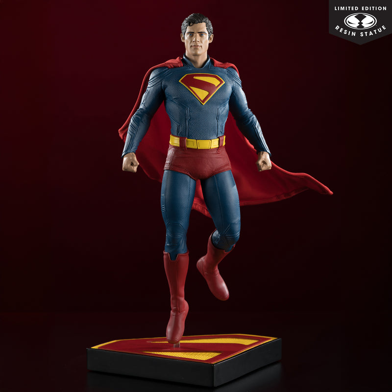 DC Direct Superman Movie (2025) resinstatue i skala 1:6 McFarlane Toys