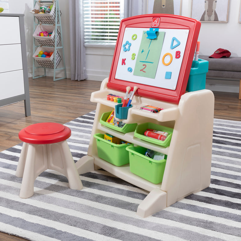 Step2 Flip & Doodle Easel Desk med skammel