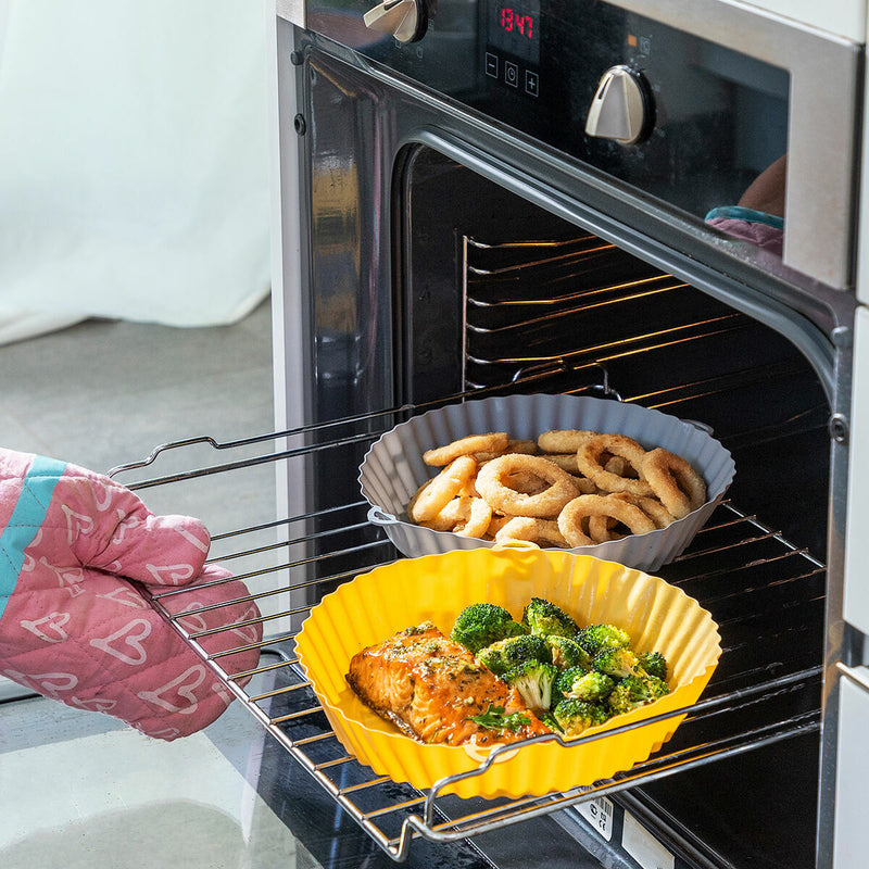 Pack Silikonekurve med børste til frituregryder og Varmluftsfrituregryde med grill, tilbehør og opskriftsbog InnovaGoods
