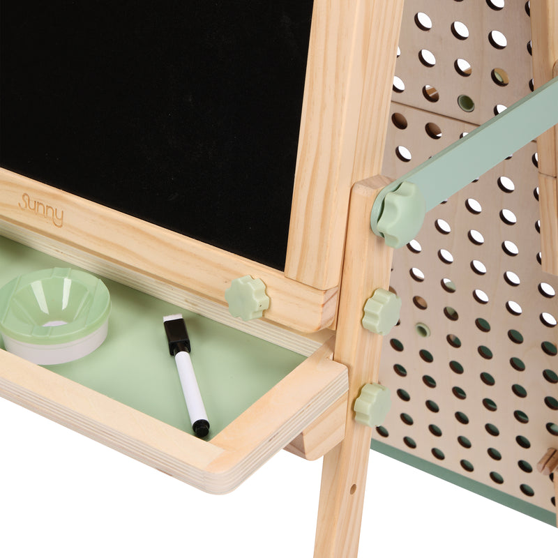 Sunny Mika Activity Easel med Pegboard – Natur Brun