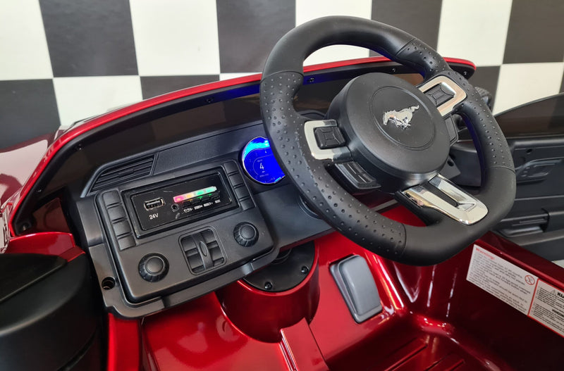 Ford Mustang 24V drift-elbil til børn – metallic rød