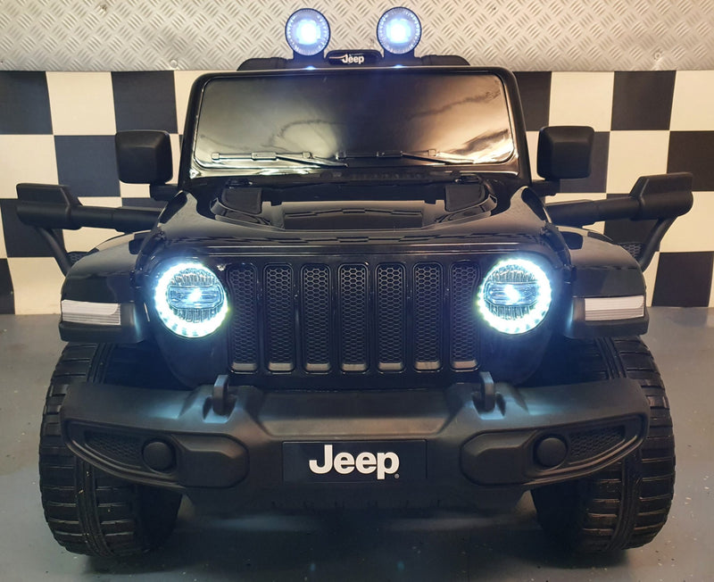 Jeep Wrangler 12V elbil til børn med firehjulstræk og fjernbetjening