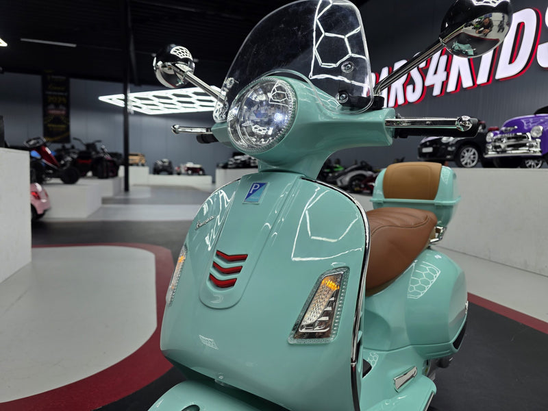 Vespa GTS 12V børnescooter med vindskærm