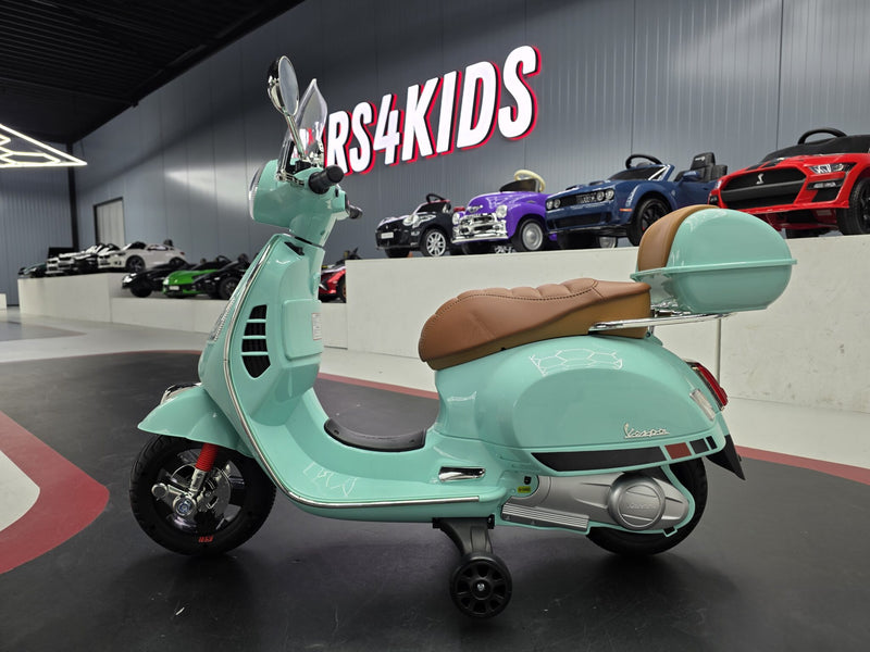 Vespa GTS 12V børnescooter med vindskærm