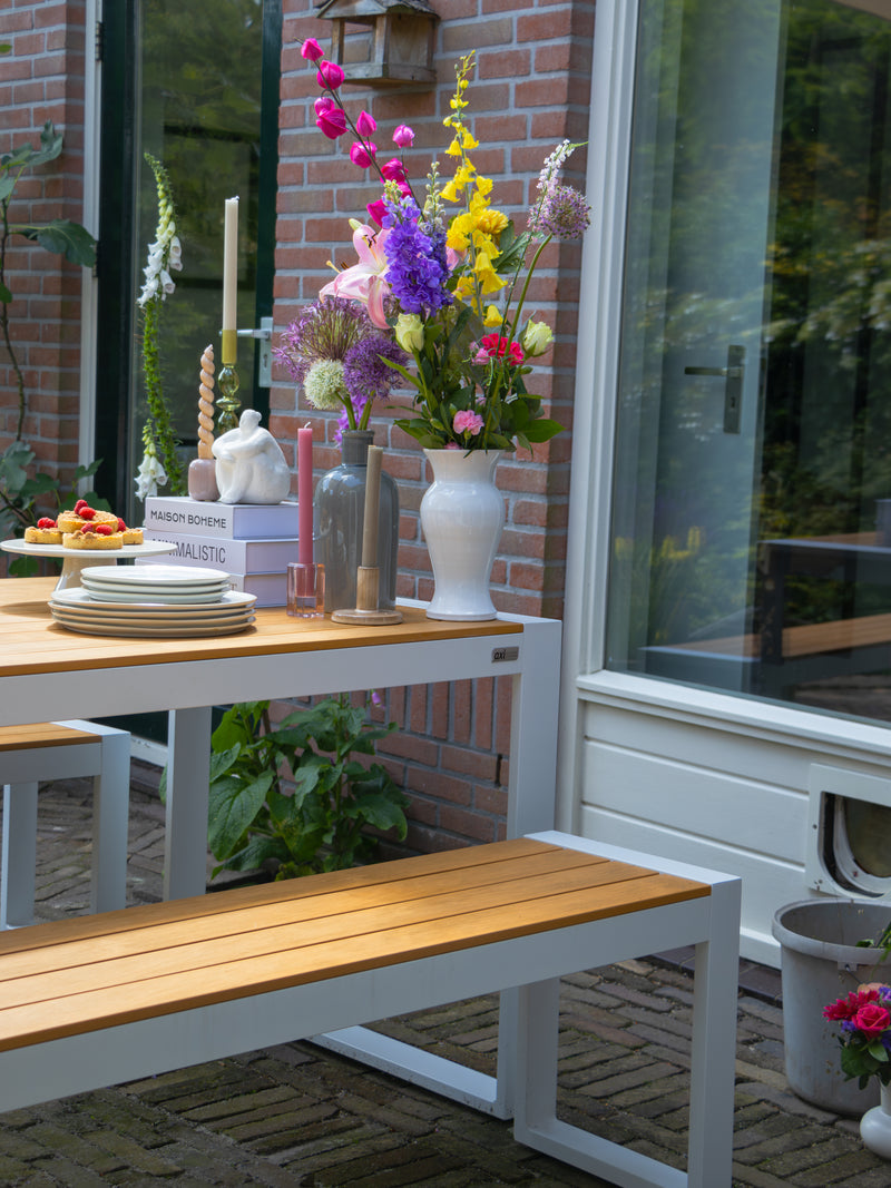 AXI Tony Havesæt med 2 bænke - Hvid/teak-look Polywood