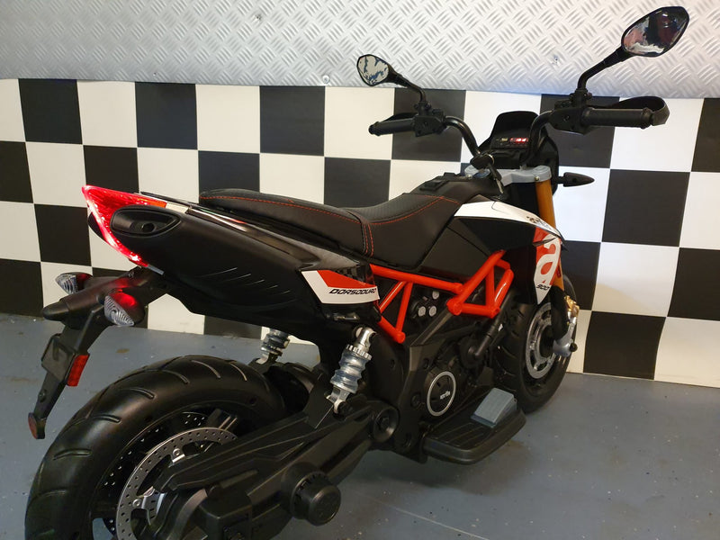 Aprilia Dorsoduro 12V elmotorcykel til børn