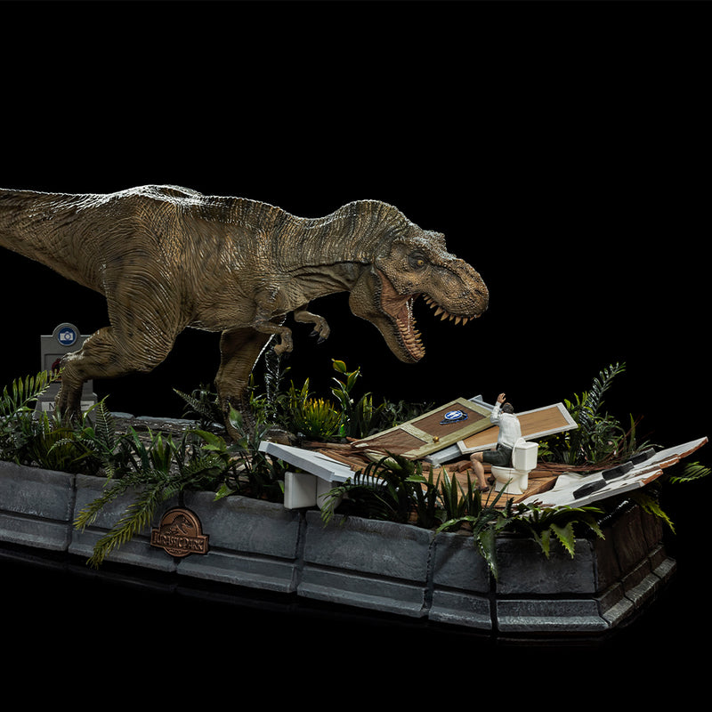 Iron Studios Jurassic Park - T-Rex attacks Donald Gennaro statue Demi Scale 1/20