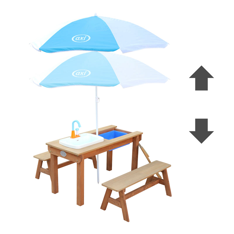 AXI Dennis Sand- & Vand Picnicbord med legekøkkenvask og bænke Brun - Parasol Blå/Hvid
