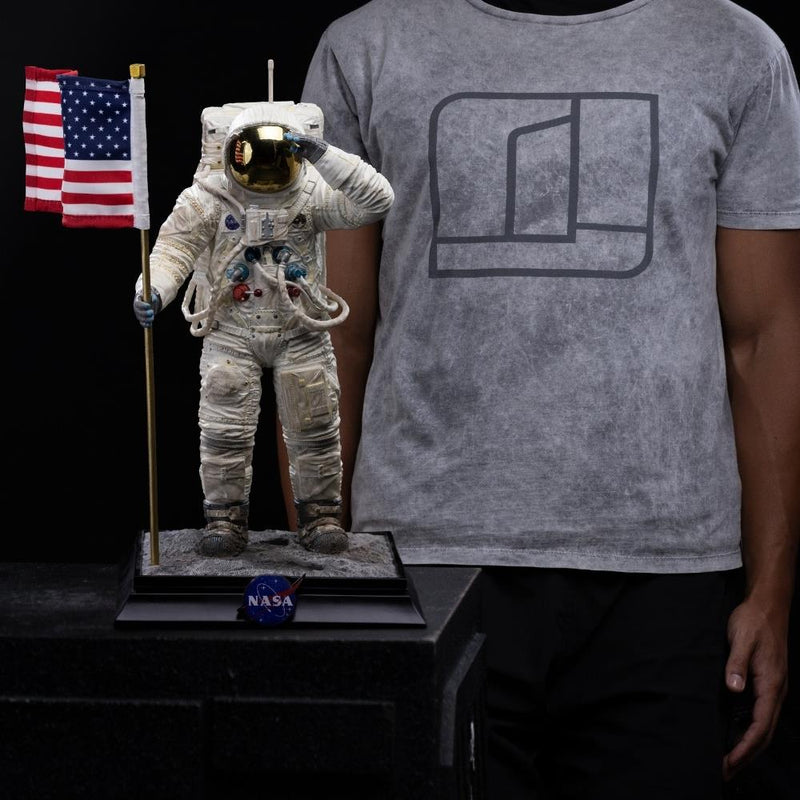 Iron Studios NASA - Apollo 11 Astronaut Legacy Replica 1/4