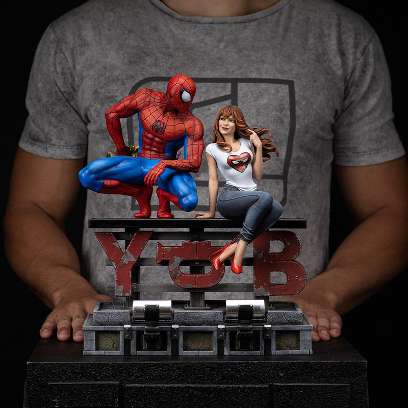 Marvel Comics -Spider-Man and MJ -Diorama 1/6 Scale