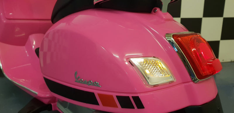 Vespa GTS 12V børnescooter med vindskærm
